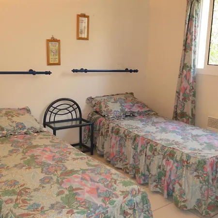 Сasa de vacaciones Maison 4 Pieces Avec Piscines A 250m Des Plages, 1km Du Centre-ville, Wi-fi, Animaux Acceptes - Fr-1-780-13